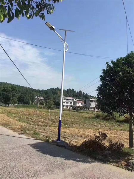 锂电池太阳能路灯优势？